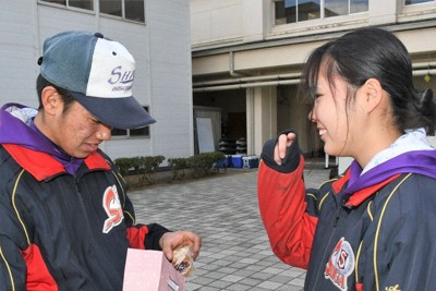 センバツ2025 滋賀学園、滋賀短大付 バレンタイン 優しい香りに包まれ