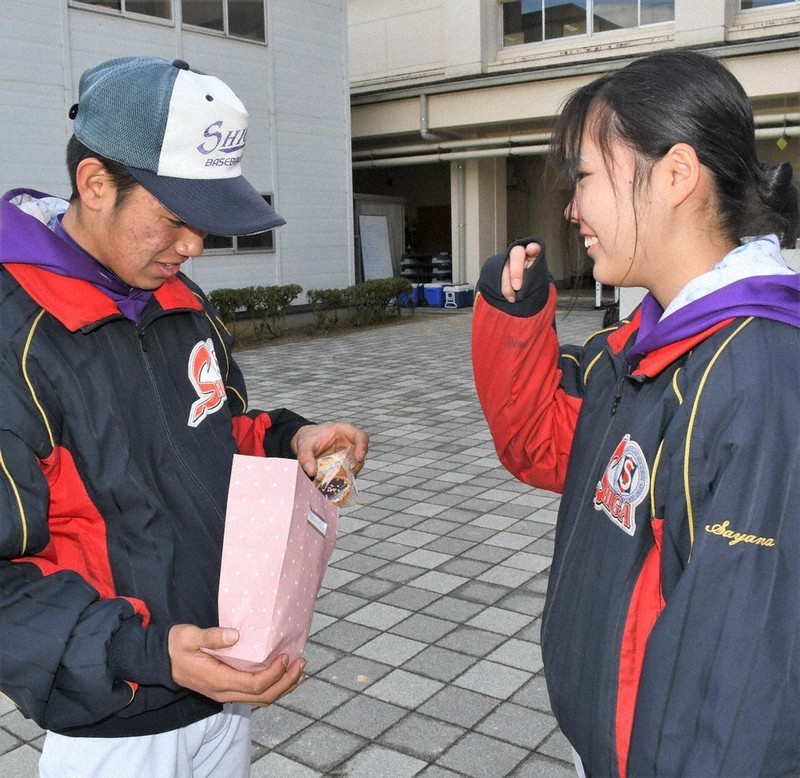センバツ2025 滋賀学園、滋賀短大付 バレンタイン 優しい香りに包まれ
