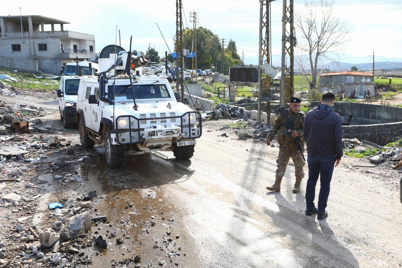 ヒズボラ支持者、イラン便着陸禁止に抗議デモ 国連軍の副司令官負傷