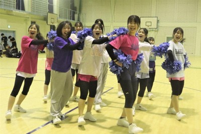 センバツ2025 滋賀学園チアチーム 観客も“メンバー”に 球場の声援