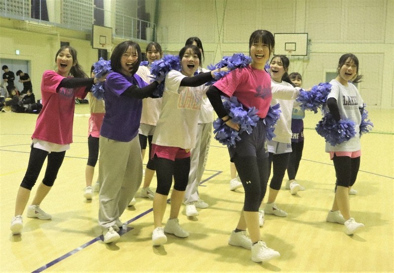 センバツ2025 滋賀学園チアチーム 観客も“メンバー”に 球場の声援