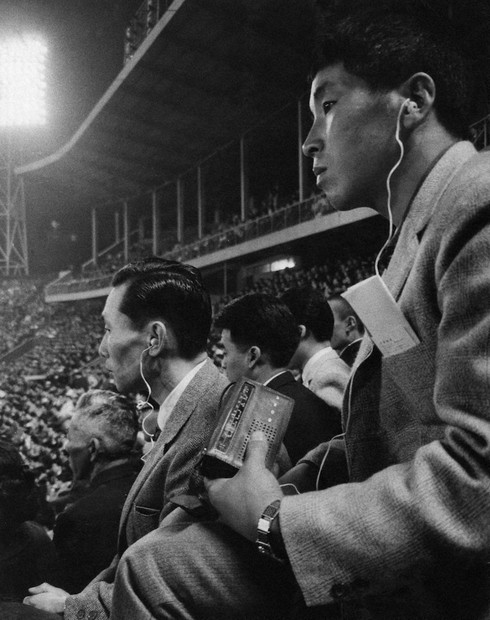 ニュース知りたいんジャー：ラジオ放送開始から100年 | 毎日新聞