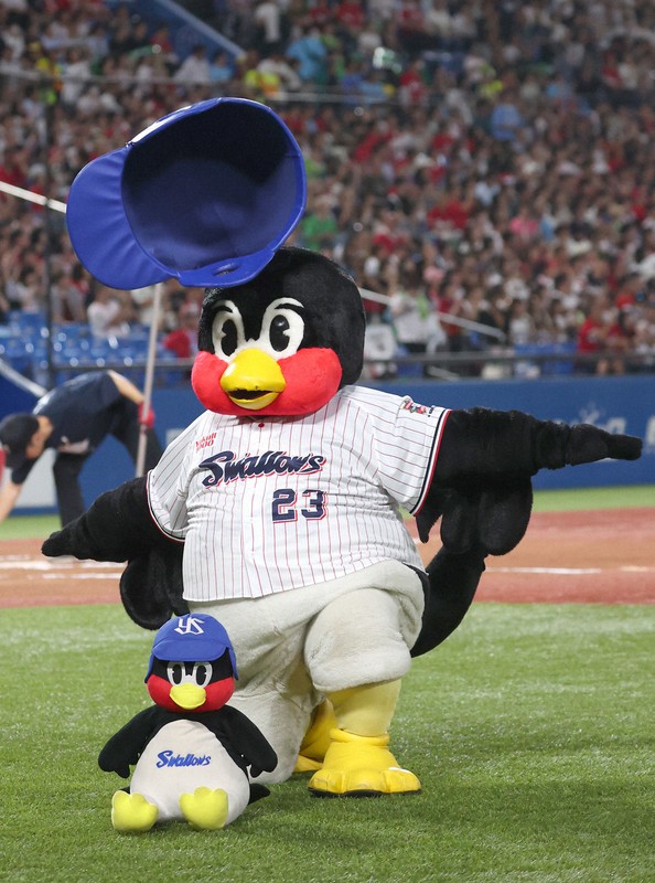 天国へ「飛び立った」 ヤクルトスワローズのつば九郎 [写真特集1/29