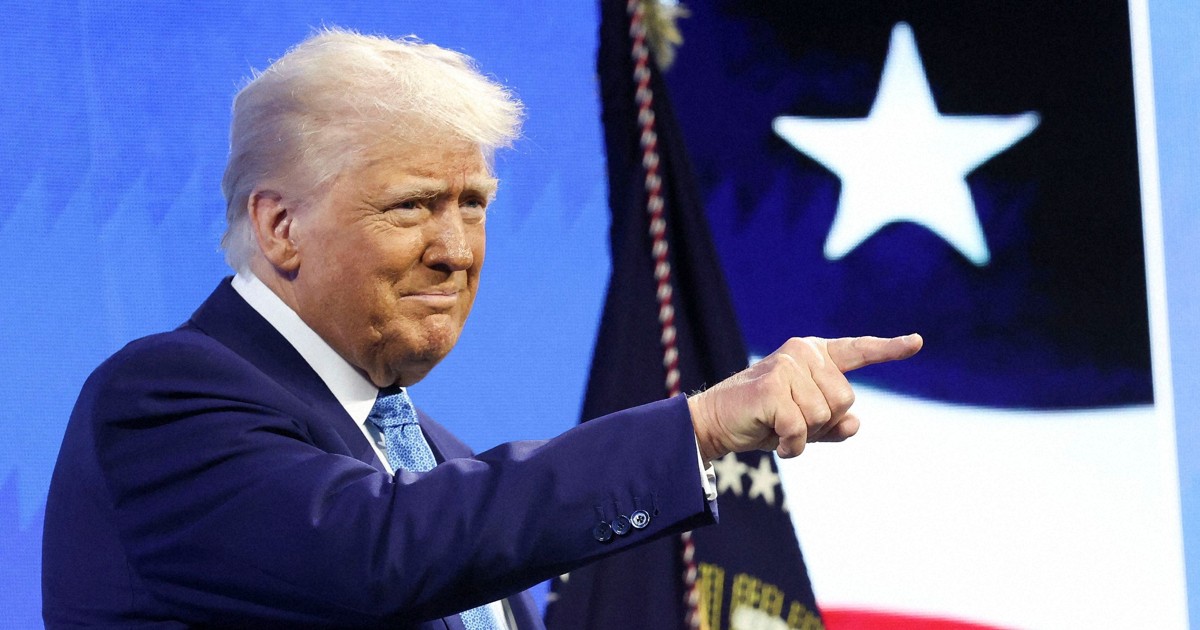 トランポリン大統領 トランプ大統領、ゼレンスキー大統領を「独裁者」と呼んで批判 | 毎日新聞