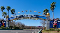アメリカ・フロリダ州のウォルト・ディズニー・ワールドのアーチゲート＝Getty Images