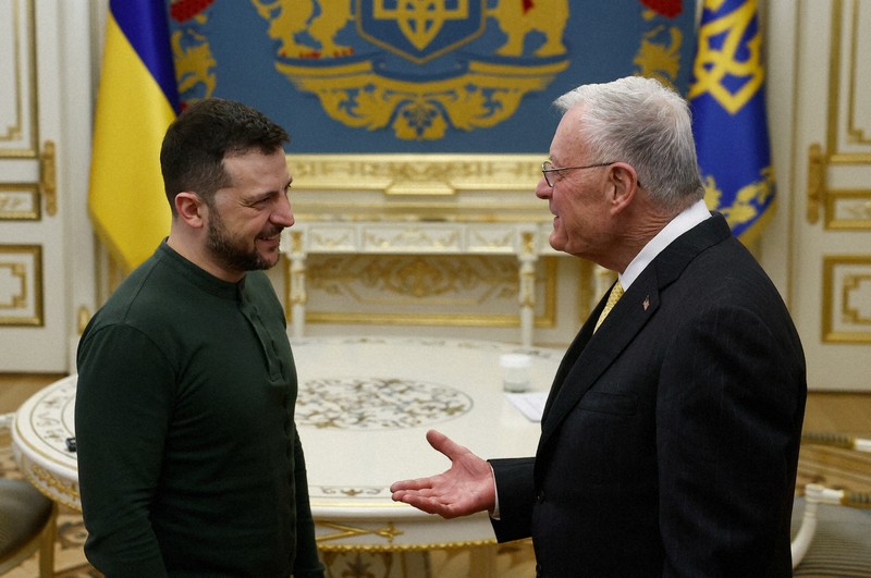 ゼレンスキー氏、米特使と会談 共同会見は中止、「批判合戦」影響か