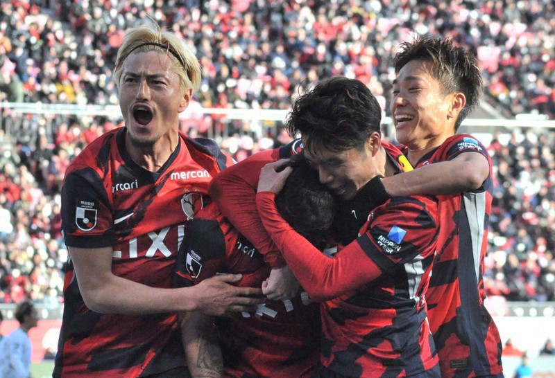 2トップがゴールラッシュ 復権誓う新生・鹿島、鬼木体制で初白星