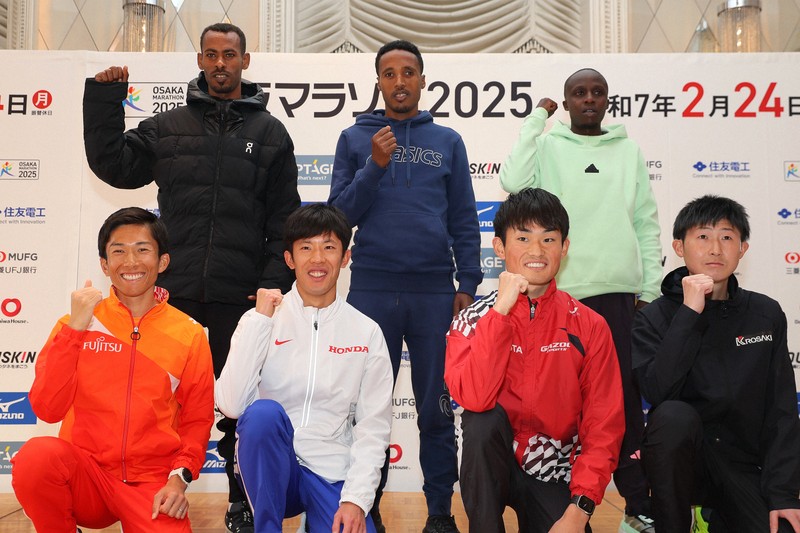 大阪マラソンを前に日本記録保持者の鈴木健吾選手らが会見 [写真特集1