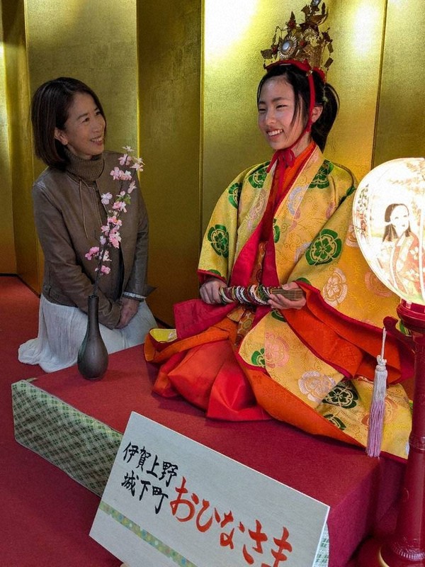 金屏風や十二単、おひなさまに変身 5年ぶり企画復活 三重 | 毎日新聞