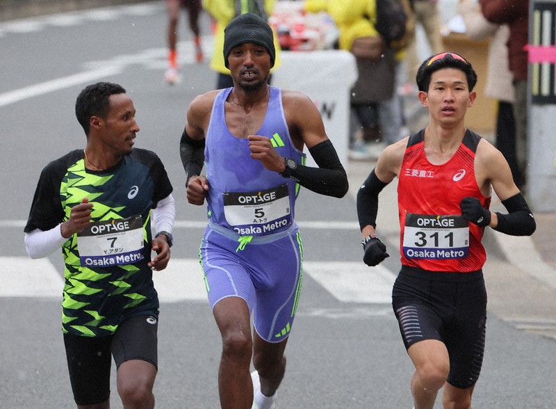 大阪人 大阪マラソン：大阪マラソン2025 近藤、初マラソン日本新 男子、わずか