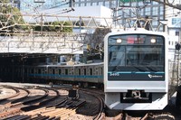 新宿駅を発車する小田急多摩線唐木田行きの急行＝記事中の写真はすべて筆者撮影