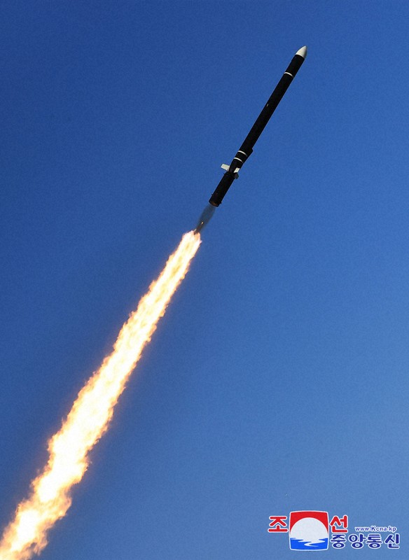 北朝鮮が26日に巡航ミサイルを発射 「敵に核準備態勢を誇示」 | 毎日新聞