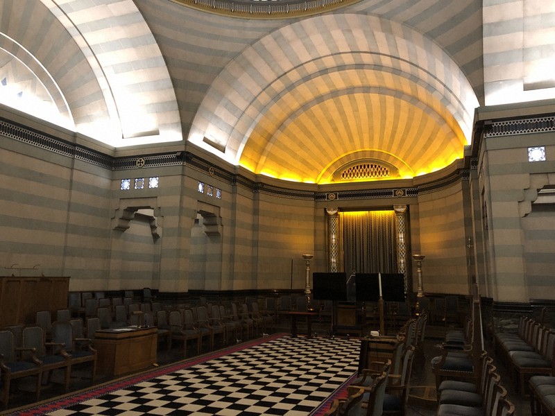 世界を操っている？普段の活動は？ フリーメーソン幹部に聞いた | 毎日新聞