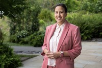 アップルでiPhoneのプロダクトマーケティング担当バイスプレジデントを務めるドランス氏。製品発表会でのプレゼンテーションでもおなじみの人物だ＝アップル提供