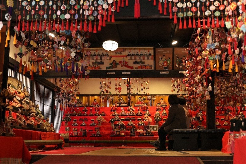 春彩る 華 甲州・甘草屋敷で「ひな飾り」 ／山梨 | 毎日新聞