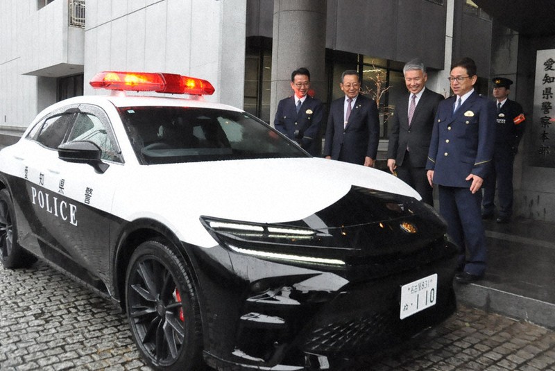 【送料無料】 希少！愛知県警Ver トヨペット クラウン パトカー トミカ 送料無料】 希少！愛知県警Ver トヨペット クラウン パトカー トミカ