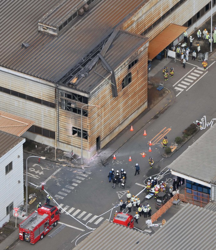 愛知・豊田で工場爆発 40歳男性が死亡、2人けが 火災も発生 [写真特集1