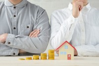金利の上昇は住宅ローンがある人にとっては返済額の増加につながりかねない＝Getty Images