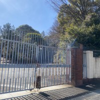 グローバル・スタートアップ・キャンパス建設予定地の門＝東京都渋谷区で2025年2月21日午後0時半ごろ、加藤美穂子撮影