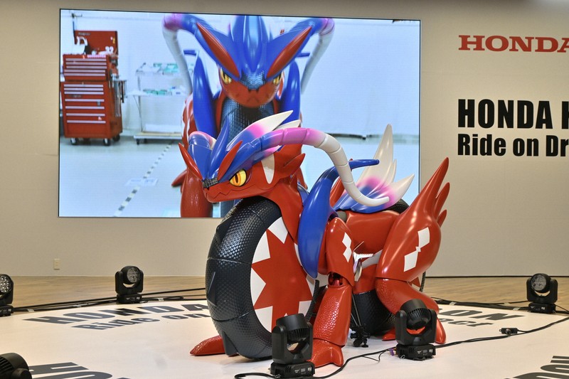 ポケットモンスター　トヨタオートご来場記念 ホンダ、ポケモン「コライドン」を乗り物に トヨタの製作に刺激