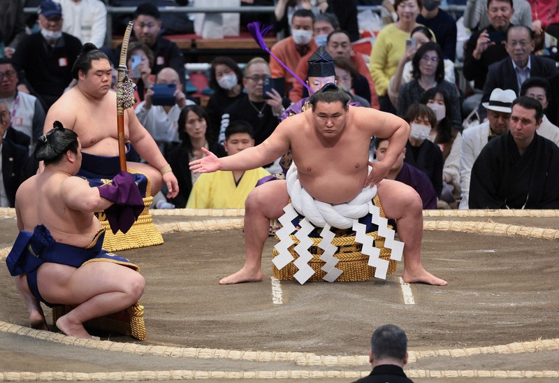 豊昇龍、新横綱で39年ぶり休場 右肘けが 師匠「相当な重圧
