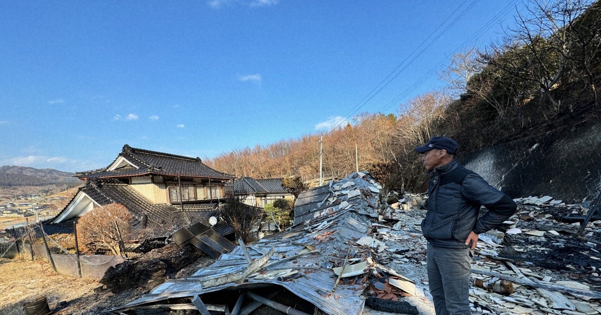 津波と山林火災で「二重被災」 高台移転の漁協倉庫が全焼 大船渡