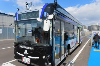大阪万博で注目の「レベル4」自動運転バス 安全走行の要は | 毎日新聞