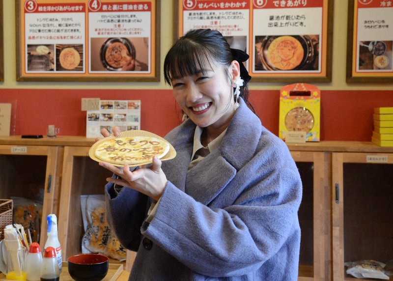 ももクロ」高城れにさん 新潟・新発田を訪問 まちおこしライブPR [写真