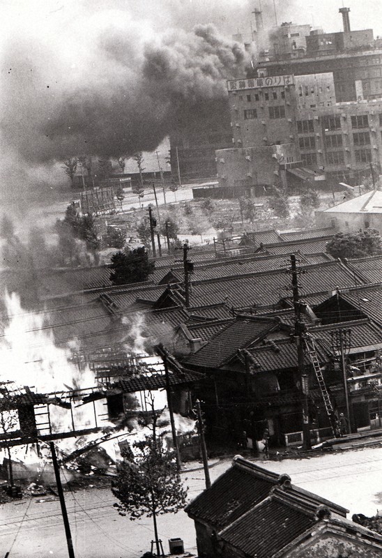 大阪で空襲に遭い、広島で被爆した母 平和への思い継ぐ元教師 [写真