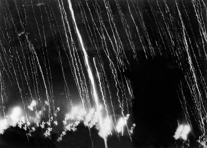 戦争末期、米軍の爆撃はなぜ「無差別」化したのか 大阪大空襲80年