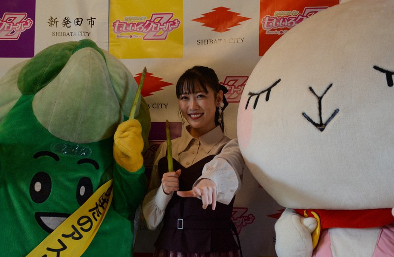 ももクロ」高城れにさん 新潟・新発田を訪問 まちおこしライブPR [写真