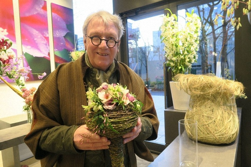 ダニエル・オストさんが新作 中央区の花店、ブーケや竹工芸展示 ／東京