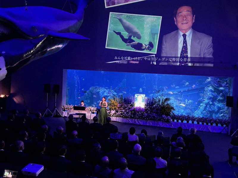 令和を先取る行動力と発信力 鳥羽水族館の「ラッコ館長」を悼む | 毎日新聞