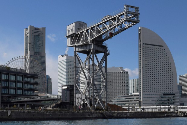 【むー】織田義郎　Yokohama Harbor Scope 59 Retro Japan: 1914 'hammerhead' crane a testament to Yokohama