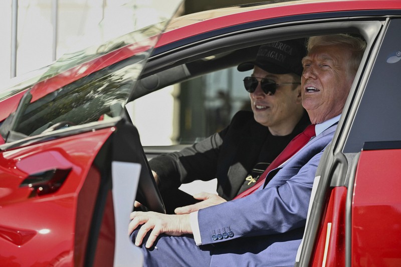 テスラ車放火 トランプ氏「テロとみなす」「中米の刑務所に」 | 毎日新聞