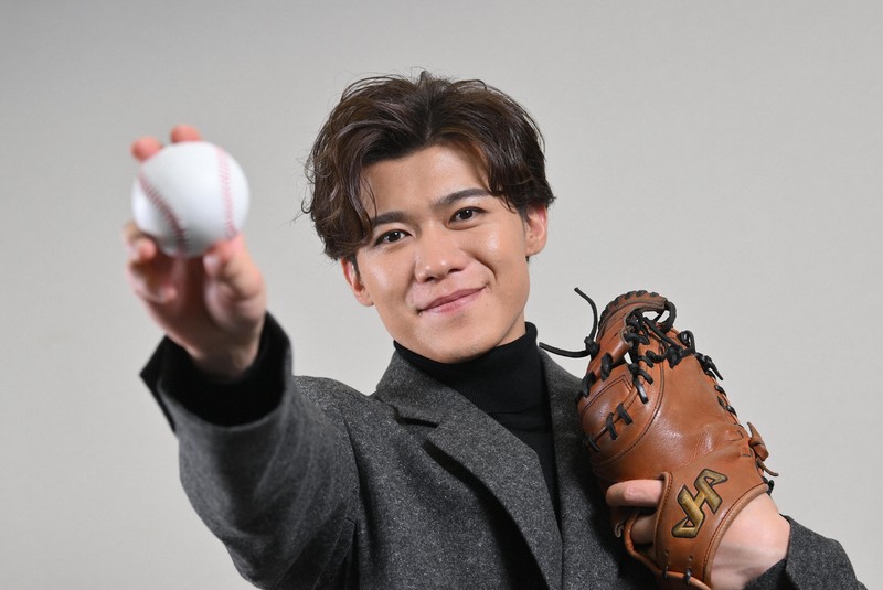 僕は敗者の気持ちが分かる」元高校球児の歌手・新浜レオンさん | 毎日新聞 