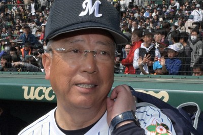 明徳義塾　馬渕監督のグローブ マスコミに頭にきてるんです」“変わるセンバツ”で明徳義塾・馬淵