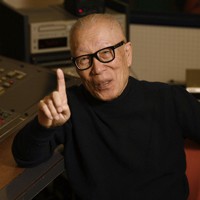 ラジオの原体験やDJとしての歩みを語った小林克也さん＝東京都渋谷区で2025年2月13日、藤井達也撮影