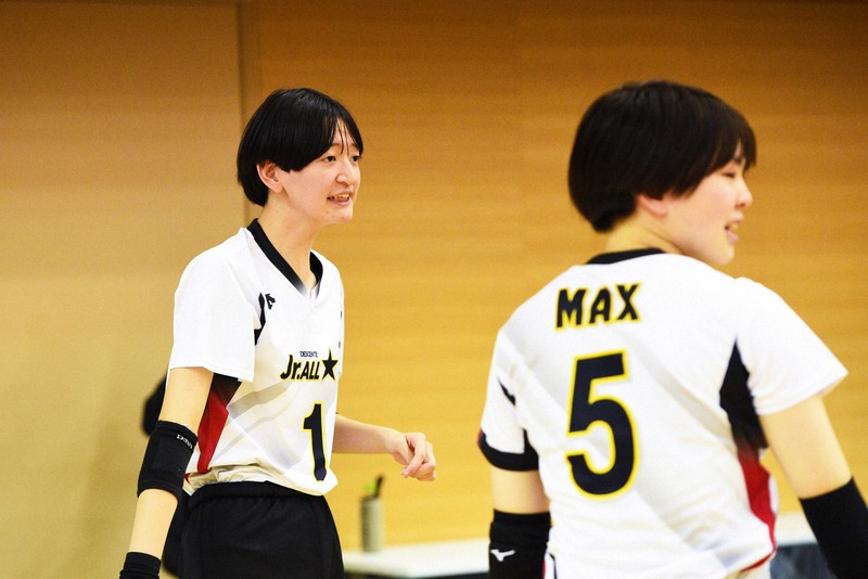 八王子実践の紅野花歩選手（左）＝東京都八王子市で2025年2月22日、高橋将平撮影