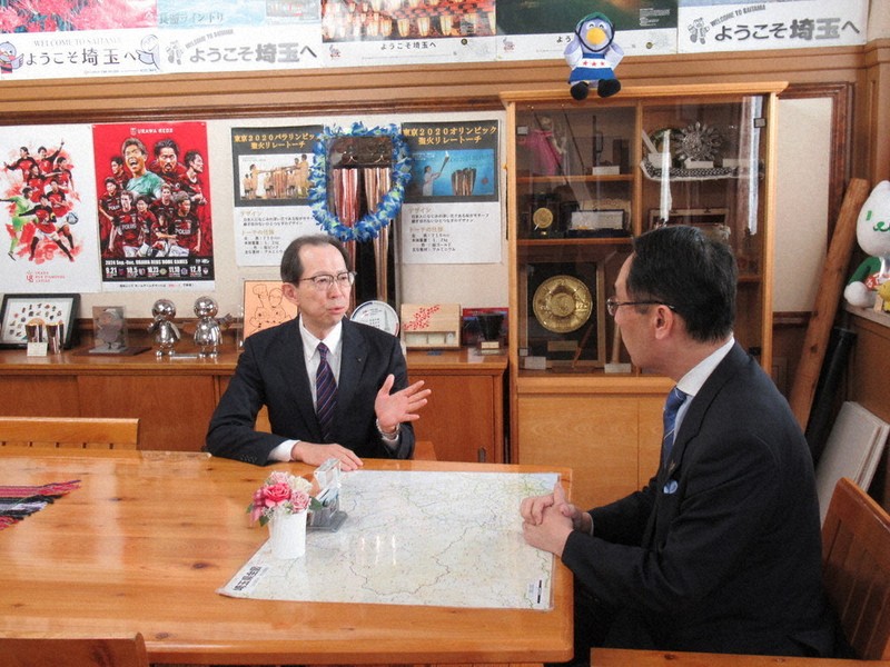 14年間の応援に謝辞 福島県知事が県庁訪問 ／埼玉 | 毎日新聞