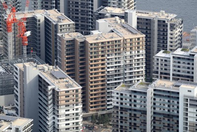 大規模マンション群「晴海フラッグ」＝東京都中央区で2023年10月19日午後2時半、本社ヘリから渡部直樹撮影