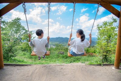 受験を終えた小学6年生は、公園で遊んだり、ゲームをしたりと子どもらしい生活を楽しんでいる（写真はイメージ）＝ゲッティ