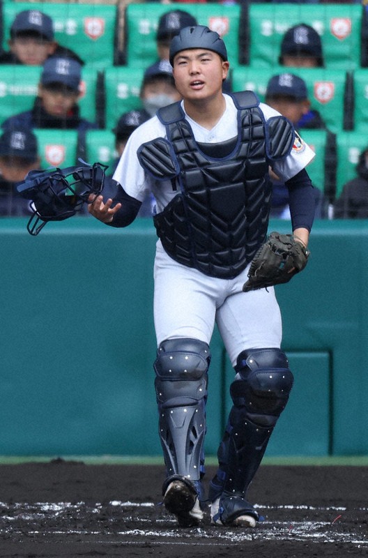 センバツ高校野球 重圧の中、横浜好発進 左右エース継投でピシャリ