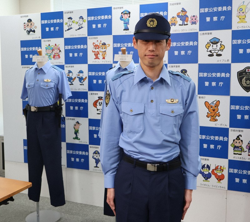 警察官の制服、暑さ対策でポロシャツ導入 女性のスカートは通年廃止