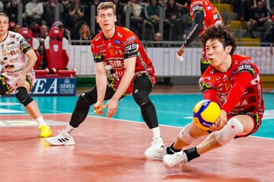 月刊バレー・セリエA：中田英寿がいたペルージャ 石川祐希を呼んだ