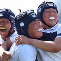 前回の第25回全国高校選抜ラグビー大会を圧倒的な強さで制した大阪桐蔭＝埼玉・熊谷スポーツ文化公園で2024年3月30日、玉城達郎撮影