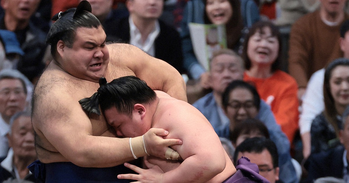 硬かったね、動きがね」 高安、弱気がのぞいて初顔に黒星 大相撲