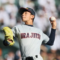 【浦和実－滋賀学園】浦和実の先発・石戸＝阪神甲子園球場で2025年3月22日、長澤凜太郎撮影