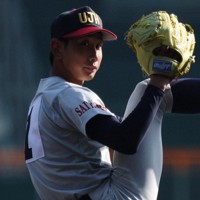 【浦和実－滋賀学園】完封した浦和実の石戸＝阪神甲子園球場で2025年3月22日、金澤稔撮影