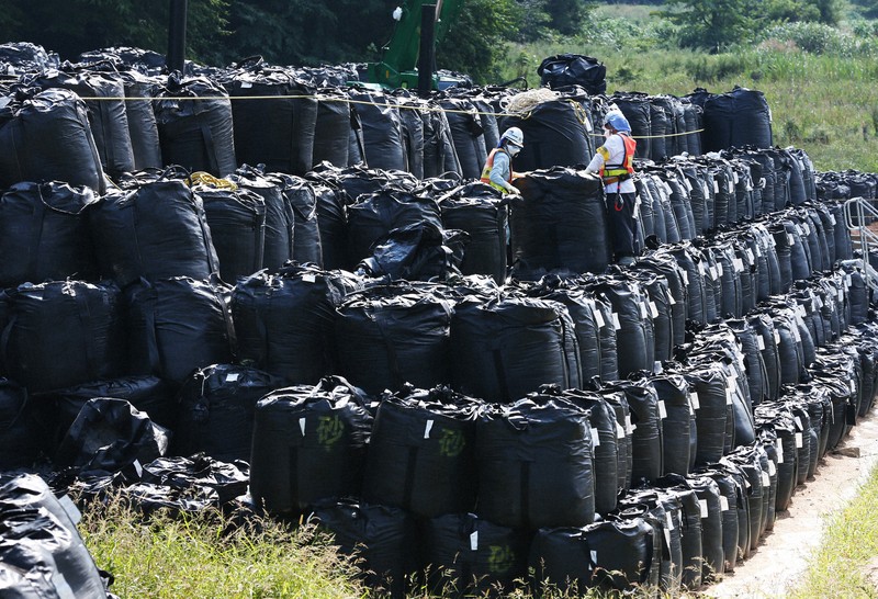 原発・出口なき迷走：東電管内で除染土再利用を 処分期限示した細野